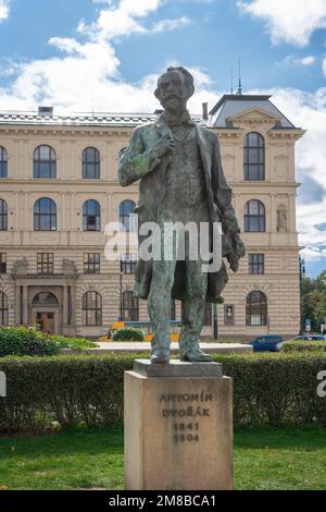 Statue von Antonin Dvorak am Jan-Palachplatz - Prag, Tschechische Republik Stockfoto