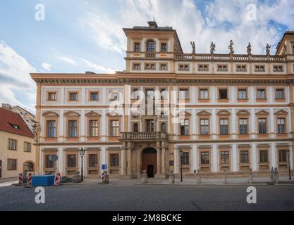 Toskana-Palast am Hradcany-Platz - Prag, Tschechische Republik Stockfoto