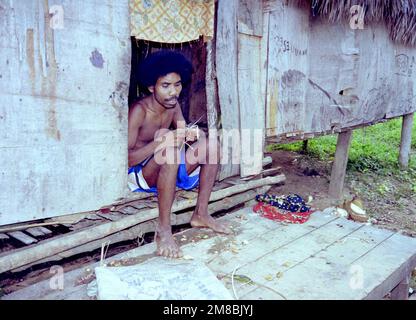 Orang-Asli-Bewohner in einem Dorf in Taman Negara in Malaysia. Vvbvanbree Fotografie Stockfoto
