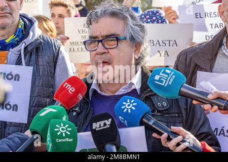 Huelva, Spanien - 13. Januar 2023: Pressekonferenz im Gesundheitszentrum Torrejón der Stadt Huelva anlässlich einer Protestkundgebung gegen den att Stockfoto