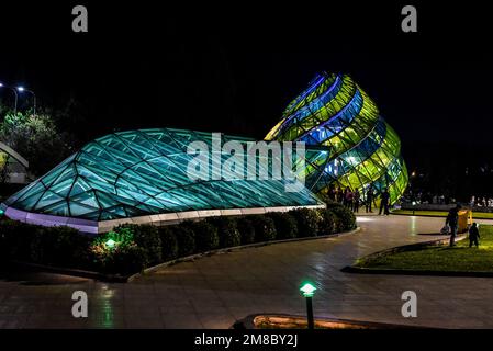 Da Lat, Vietnam - 2. November 2022: Platz Lam Vien bei Nacht Stockfoto