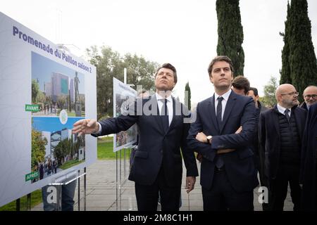 Nizza, Frankreich, 13. Januar 2023. Gabriel Attal, Ministre de l’Action et des Comptes Publics, Visite le chantier de verdissement de la ville de Nice, dans le longgement de la Coulée Verte, et a pu apercevoir le chantier de démolition du Théâtre National de Nice en présence de Christian Estrosi, le maire de la ville. Le 13 Janvier 2023. Gabriel Attal, Minister für Aktion und öffentliche Finanzen, besuchte die Ökologisierungsstätte der Stadt Nizza in der Erweiterung der Coulée Verte und konnte die Abrissstätte des Nationaltheaters von Nizza in Anwesenheit von Christian Estrosi, dem Bürgermeister o, besichtigen Stockfoto