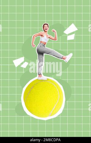 Collage 3D Bild eines Pinup Pop Retro Sketch einer lächelnden, aufgeregten Dame, die großen Tennisball läuft, isolierter Malhintergrund Stockfoto