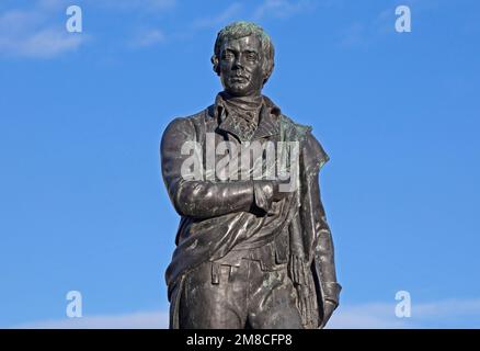 Robert (Rabbie) Burns Statue, wurde 1898 vom Leith Burns Club in Leith, Edinburgh, Schottland, errichtet. Stockfoto