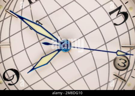 Uhrfläche, Makro, Draufsicht. Stockfoto