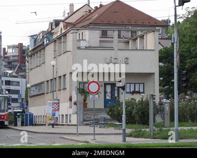 BRÜNN, TSCHECHISCHE REPUBLIK - CA. SEPTEMBER 2022: Lazne-Gebäude Stockfoto