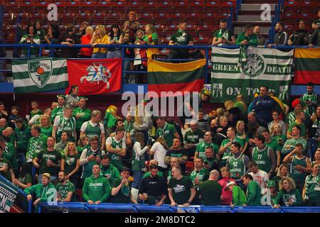 Mailand, Italien. 13. Januar 2023. Forum of Assago, Mailand, Italien, 13. Januar 2023, Fans von (Zalgiris Kaunas) während des EA7. Quartals Emporio Armani Milano gegen Zalgiris Kaunas - Basketball Euroleague Championship Credit: Live Media Publishing Group/Alamy Live News Stockfoto