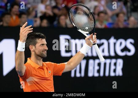 Melbourne, Victoria, Australien. 13. Januar 2023. NOVAK DJOKOVIC von Serbien feiert einen Punkt gegen Kyrgios von Australien in einem Wohltätigkeitsspiel der Arena Showdown vor den Australian Open 2023 im Melbourne Park. (Kreditbild: © Chris Putnam/ZUMA Press Wire) NUR REDAKTIONELLE VERWENDUNG! Nicht für den kommerziellen GEBRAUCH! Stockfoto