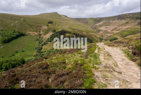 Kinder Scout aus dem nahe gelegenen Ring Roger, Edale - The Peak District National Park, England, Großbritannien Stockfoto