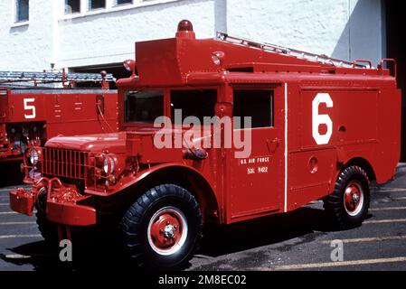 Ansicht von links eines Air Force R-2A Rettungsfahrzeugs. Land: Unbekannt Stockfoto