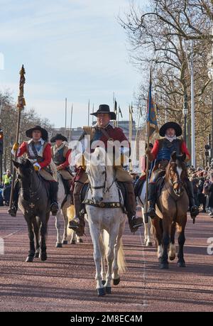 Charles I. Royalist Nachstellung entlang der Mall London Stockfoto