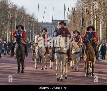 Charles I. Royalist Nachstellung entlang der Mall London Stockfoto