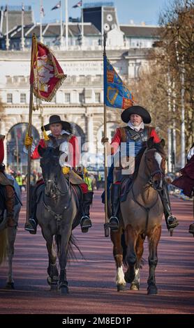 Charles I. Royalist Nachstellung entlang der Mall London Stockfoto