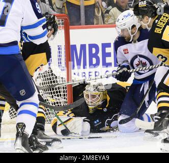 Pittsburgh, Usa. 13. Januar 2023. Winnipeg Jets Right Wing Blake Wheeler (26) folgt dem Puck in der ersten Phase gegen die Pittsburgh Penguins in der PPG Paints Arena in Pittsburgh am Freitag, den 13. Januar 2023. Foto: Archie Carpenter/UPI Credit: UPI/Alamy Live News Stockfoto