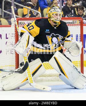 Pittsburgh, Usa. 13. Januar 2023. Pittsburgh Penguins Torwart Dustin Tokarski (40) beginnt am Freitag, den 13. Januar 2023, in der PPG Paints Arena in Pittsburgh im Tor gegen die Winnipeg Jets. Foto: Archie Carpenter/UPI Credit: UPI/Alamy Live News Stockfoto