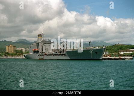 Der Fleet Öler USNS PECOS (T-AO-197) liegt am Pier fest. Basis: Marinestützpunkt, Pearl Harbor Bundesstaat: Hawaii(HI) Land: Vereinigte Staaten von Amerika(USA) Stockfoto