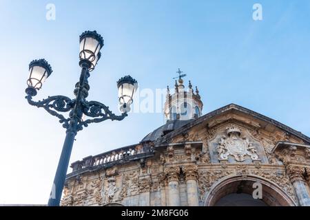 Der obere Teil des Eingangs zum Heiligtum Loyola, der barocken Kirche Azpeitia in Gipuzkoa Stockfoto