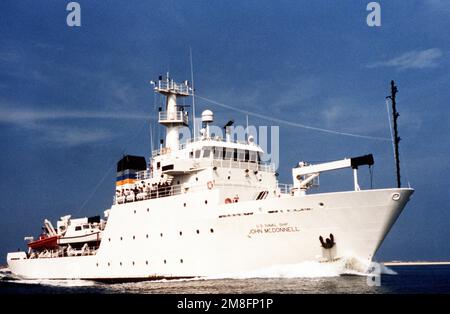 Steuerbord-Bugblick auf das während der Seeversuche im Einsatz befindliche Untersuchungsschiff USNS JOHN MCDONNELL (T-AGS-51). Land: Golf Von Mexiko Stockfoto