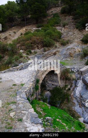 Das weiße Dorf Sedella in der Region Axarquia in Malaga, Andalusien, Costa del Sol, Spanien Stockfoto