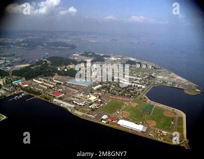 Eine Luftaufnahme der Station. Basis: Marinestützpunkt, Yokosuka Land: Japan (JPN) Stockfoto