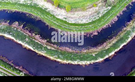 Luftaufnahme des Roaring Gutter Deichs, im Lydden Valley Stockfoto