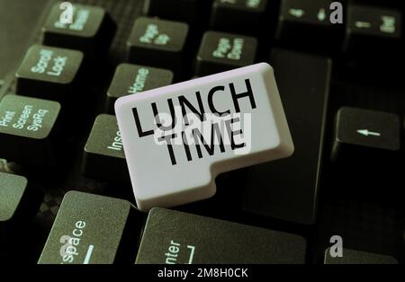 Konzeptunterschrift Mittagspause. Geschäftsessen mitten am Tag nach dem Frühstück und vor dem Abendessen Stockfoto