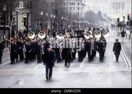 Üben Sie Die Eröffnungsfeier. US Air Force STAFF und Band am Freedom Plaza. Basis: Washington State: District of Columbia (DC) Land: Vereinigte Staaten von Amerika (USA) Stockfoto