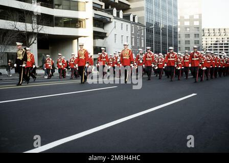 Eröffnungsparade, die Marine Corps Band in der Nähe von Pennsylvania und 18. Street. Basis: Washington State: District of Columbia (DC) Land: Vereinigte Staaten von Amerika (USA) Stockfoto