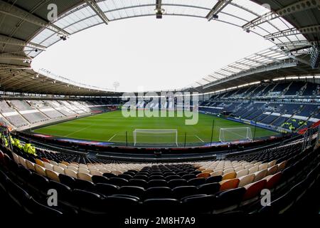 Allgemeiner Blick ins Innere des KCOM-Stadions, Heimstadion von Hull City vor dem Sky Bet Championship-Spiel Hull City vs Huddersfield Town im MKM Stadium, Hull, Großbritannien, 14. Januar 2023 (Foto: Ben Early/News Images) Stockfoto