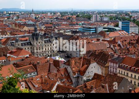 Blick auf Graz über die Dächer Stockfoto