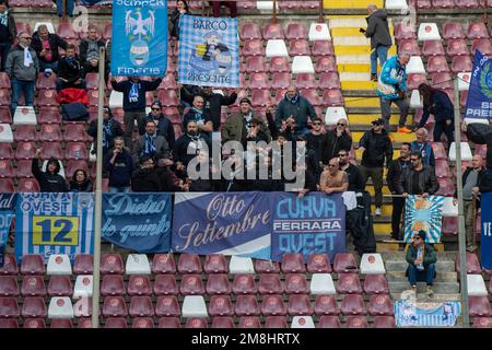 Reggio Calabria, Italien. 14. Januar 2023. Fans von Spal während Reggina 1914 gegen SPAL, italienisches Fußballspiel Serie B in Reggio Calabria, Italien, Januar 14 2023 Kredit: Independent Photo Agency/Alamy Live News Stockfoto