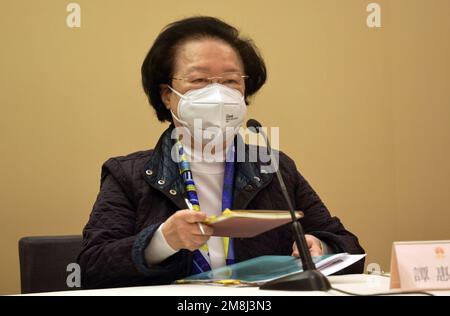 Maria Tam Wai-chu spricht bei der Medienunterweisung über die Wahl der Stellvertreter der Sonderverwaltungsregion Hongkong zum Nationalen Volkskongress am 15. Dezember 2022. 08DEC22 SCMP/K. Y. CHENG Stockfoto