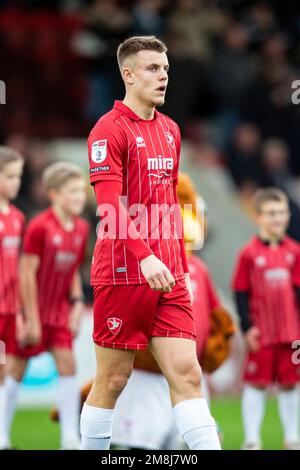 Cheltenham, Großbritannien. 14. Januar 2023. Will Goodwin aus Cheltenham Town vor dem Anstoß. EFL Skybet Football League One Match, Cheltenham Town gegen Derby County im Fully-Suzuki Stadium in Cheltenham, Gloucestershire am Samstag, den 14. Januar 2023. Dieses Bild darf nur zu redaktionellen Zwecken verwendet werden. Nur redaktionelle Verwendung, Lizenz für kommerzielle Verwendung erforderlich. Keine Verwendung bei Wetten, Spielen oder Veröffentlichungen von Clubs/Ligen/Spielern. Bild von Lewis Mitchell/Kredit: Andrew Orchard Sportfotografie/Alamy Live News Stockfoto