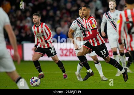 Max Lowe #13 of Sheffield United während des Sky Bet Championship-Spiels Sheffield United vs Stoke City in Bramall Lane, Sheffield, Großbritannien, 14. Januar 2023 (Foto: Steve Flynn/News Images) Stockfoto