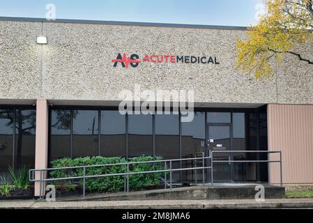 Houston, Texas, USA 11-24-2022: Außenansicht des AMS Acute Medical Services Bürogebäudes in Houston, TX. Gesundheitsfürsorge und Ambulanzdiensttransport. Stockfoto