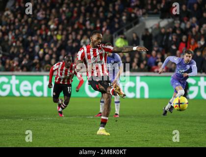 Brentford, Großbritannien. 14. Januar 2023. 14. Januar 2023; GTECH Community Stadium, Brentford, London, England; Premier League Football, Brentford gegen Bournemouth; Ivan Toney von Brentford schießt und erzielt in der 39. Minute 1. Tor auf seiner Seite, um 1-0 von einem Penalty Credit: Action Plus Sports Images/Alamy Live News zu erhalten Stockfoto