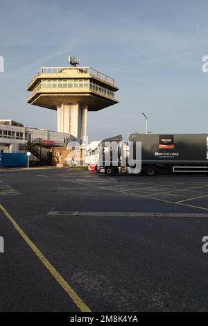 The Pennine Tower, Lancaster Motorway Services, England, Großbritannien Stockfoto