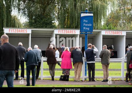 Windsor, Berkshire, Großbritannien. 3. Oktober 2022. Rennfahrer auf der Royal Windsor Racecourse. Kredit: Maureen McLean/Alamy Stockfoto