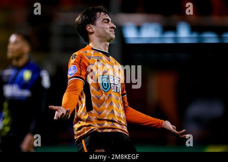 VOLENDAM, NIEDERLANDE - JANUAR 14: Gaetano Oristanio vom FC Volendam reagiert auf das niederländische Eredivisie-Spiel zwischen dem FC Volendam und dem RKC Waalwijk im Kras Stadion am 14. Januar 2023 in Volendam, Niederlande (Foto von Broer van den Boom/Orange Pictures). Credit: Orange Pics BV/Alamy Live News Stockfoto
