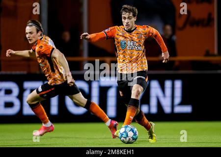 VOLENDAM, NIEDERLANDE - JANUAR 14: Gaetano Oristanio vom FC Volendam dribbelt während des niederländischen Eredivisie-Spiels zwischen dem FC Volendam und dem RKC Waalwijk im Kras Stadion am 14. Januar 2023 in Volendam, Niederlande (Foto von Broer van den Boom/Orange Pictures). Credit: Orange Pics BV/Alamy Live News Stockfoto