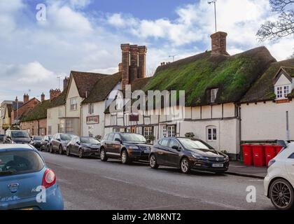 Blick auf die High Street in Thame, Oxfordshire, Großbritannien Stockfoto