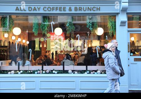 Fossgate Merchants Quarter, eine antike Straße in York, voller cooler, unabhängiger Bars, Geschäfte, Cafés und Restaurants in Yorkshire, Großbritannien Stockfoto