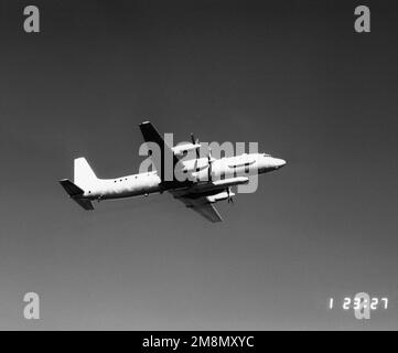 Eine Air-to-Air-Seitenansicht eines sowjetischen I1-20 Coot A Flugzeugs. Betreff Operation/Serie: " Land: Unbekannt Stockfoto
