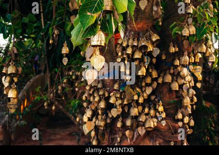 Berühmte große Buddha-Wunschglocken, Phuket, Thailand. Hochwertiges Foto Stockfoto