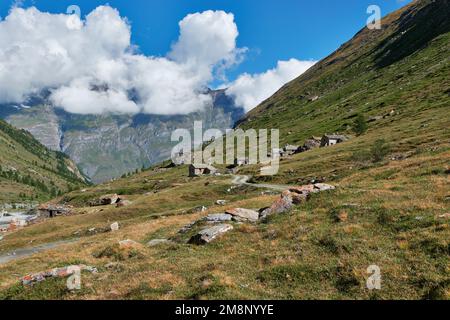 Cottages im Vallon du Ribon (Graianische Alpen, Savoie, Frankreich) Stockfoto