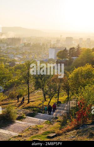 Blick auf die Stadt Pyatigorsk vom Gipfel des Mount Mashuk Stockfoto