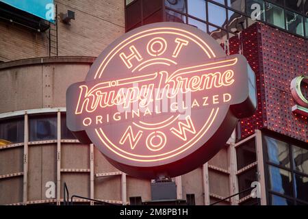 New York City Manhattan Krispy Kreme Shop Schild Times Square Stockfoto