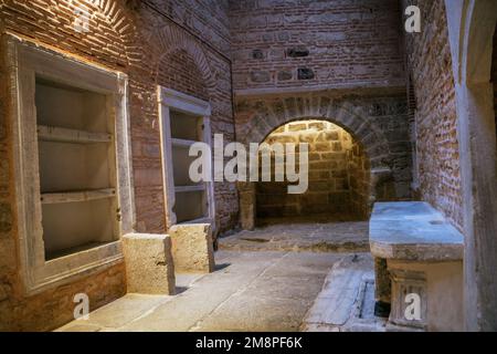 ISTAMBUL, TÜRKEI - SEP 2022: Dies ist die Halle im Harem des Topkapi-Palastes. Hochwertiges Foto Stockfoto