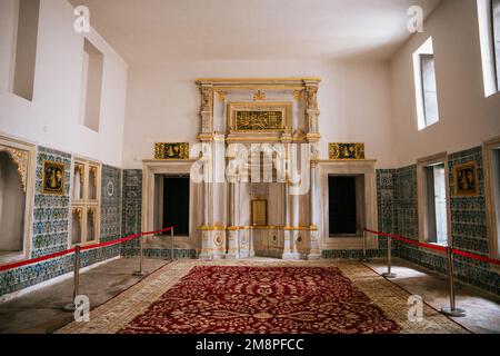 ISTAMBUL, TÜRKEI - SEP 2022: Dies ist die Halle im Harem des Topkapi-Palastes. Hochwertiges Foto Stockfoto