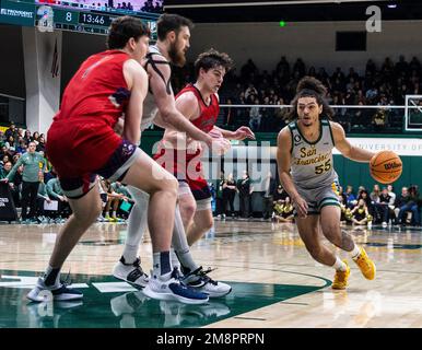 Januar 14 2023 Moraga CA, USA Marcus Williams (55) aus San Francisco geht während des NCAA Männer Basketballspiels zwischen den San Francisco Dons und den Saint Mary's Gaels auf den Korb. Saint Mary's besiegte San Francisco 78-61 im war Memorial Gym San Francisco Calif Thurman James/CSM Kredit: CAL Sport Media/Alamy Live News Stockfoto